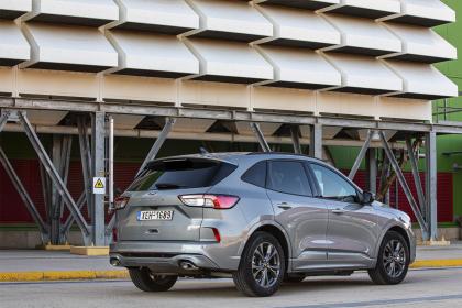 Ford Kuga Plug-in hybrid FWD 225Ps